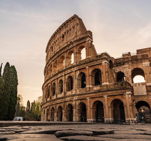 Middle East Crisis Creates Challenges for Travel Agencies and Global Tourism