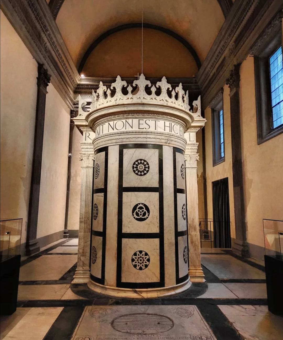 Rucellai Chapel and the Tempietto del Santo Sepolcro